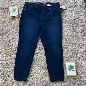 Skinny curvy hi-rise The Deb celebrity pink jeans
